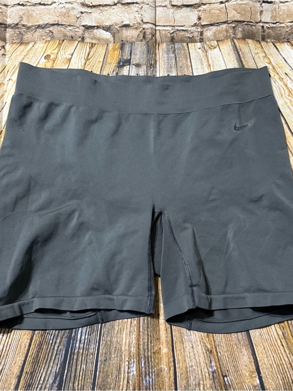 Nike Pro Womens XL Gray Tight Fit Athletic Spandex Shorts